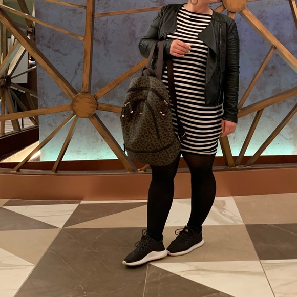 Woman’s nice dress - Picture 2 of 6